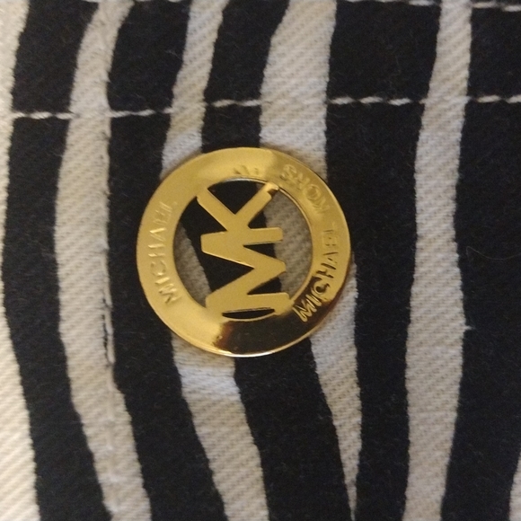 Michael Kors Shorts - Picture 3 of 4